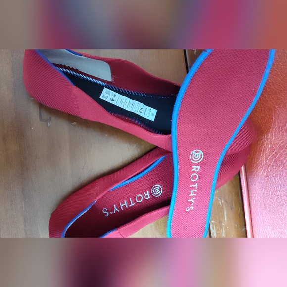 ROTHYS Scooter Red Flats Comfort Ballet Shoes Round Toe Women's Size 9,Blue Trim - Picture 3 of 5